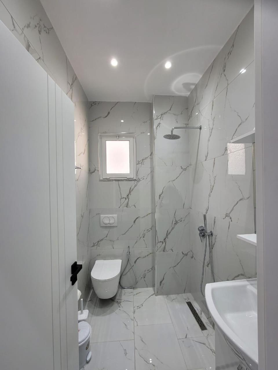 Luxury Room'S By Lika Sarandë 외부 사진